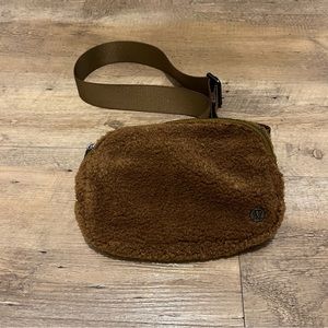 NWT! Lululemon Everywhere Belt Bag Fleece